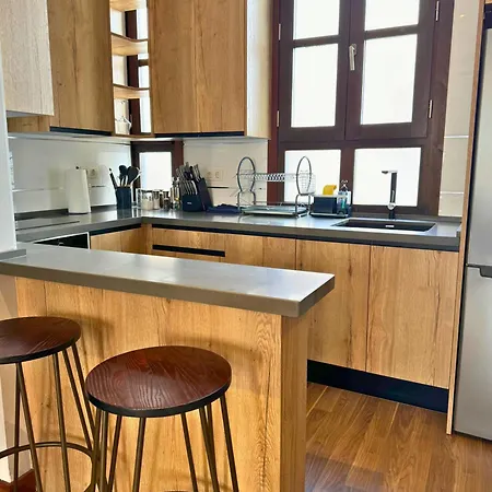 Home4u Apartamento Centro De * Granada